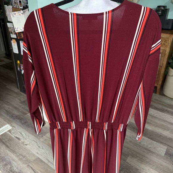 NWT Express Burgundy Striped Jumpsuit 3/4 Zipper Size Small - Picture 8 of 9